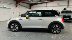 MINI Hatchback 135kW Cooper S Level 2 33kWh 3dr Auto Electric Hatchback